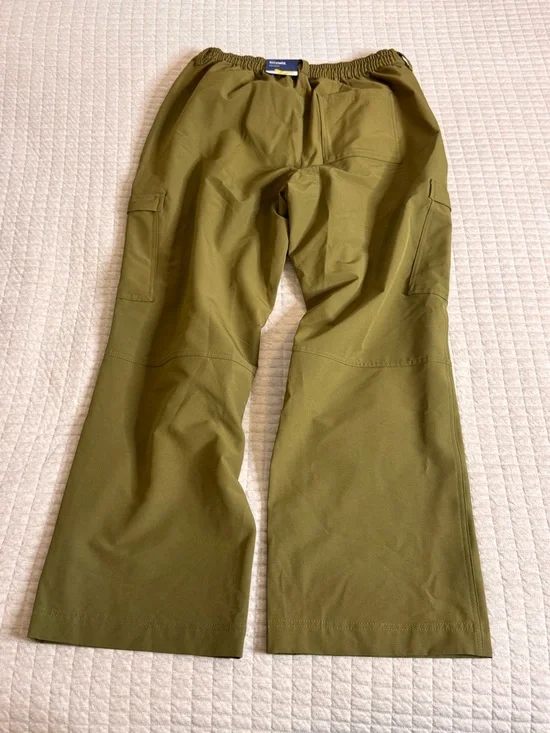 Old Navy Olive-Tone Cargo Pants - Picture 3 of 4